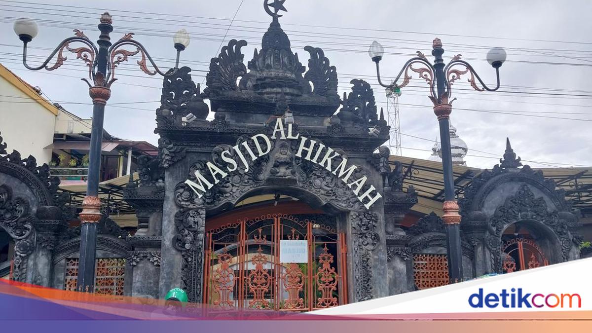 Masjid Al-Hikmah Adipala: Jejak Sejarah di Jantung Cilacap